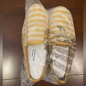 nwt old navy Yellow Striped slip on sneakers with Cushioned Insoles 7